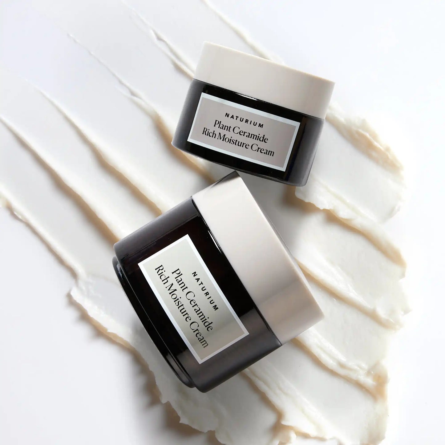 plant-ceramide-rich-moisture-cream-jumbo-w9 11_18_2021_Naturium0575-crop.webp