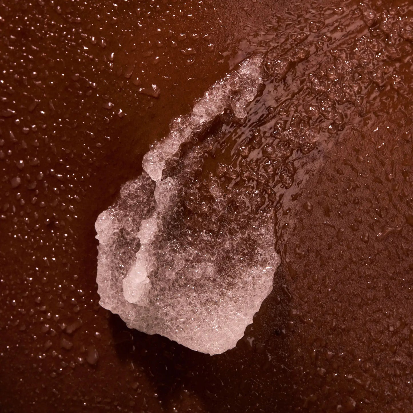 the-glow-getter-multi-oil-body-scrub-m8 NATR-40028-Alt-Image-TheGlowGetterMulti-OilBodyScrub-08.webp